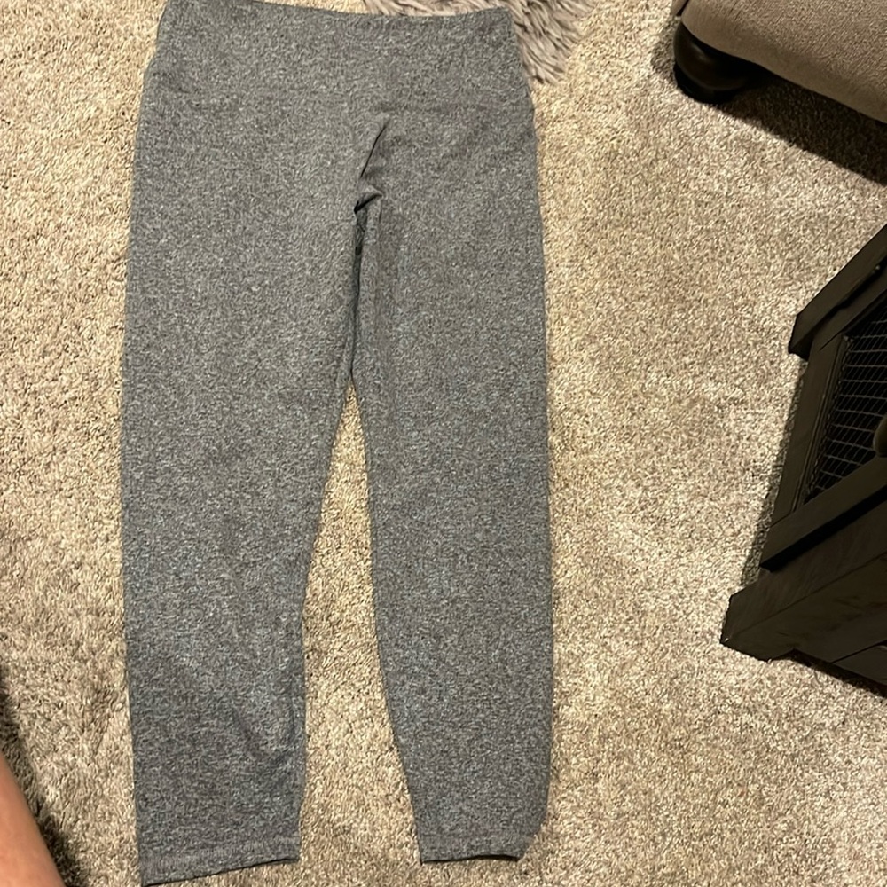 Never worn grey leggings